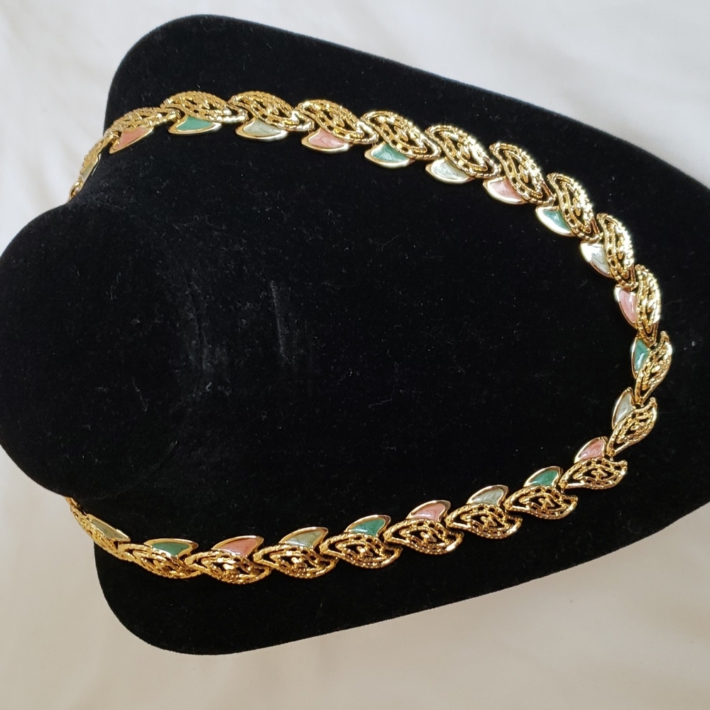 Pretty Vintage Necklace